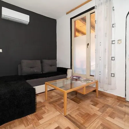 Apartment Jimis Donji Karin